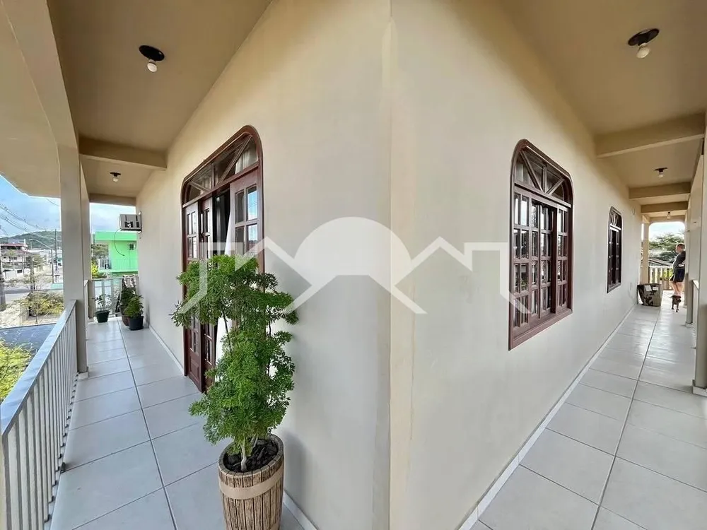 Casa, 6 quartos, 269 m² - Foto 2