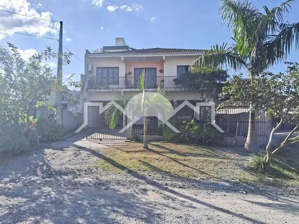 Casa, 8 quartos, 250 m² - Foto 1
