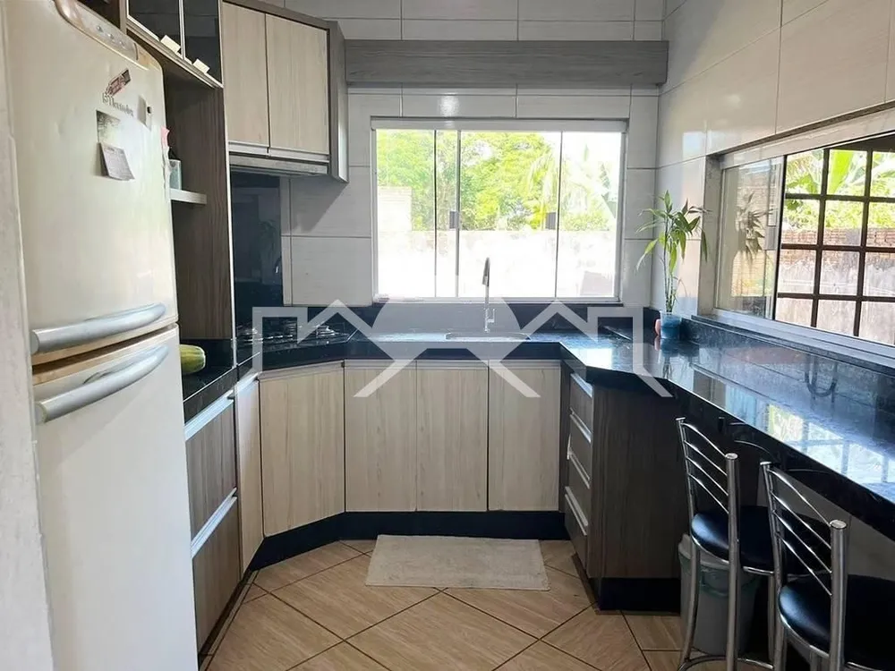 Casa, 5 quartos, 210 m² - Foto 1