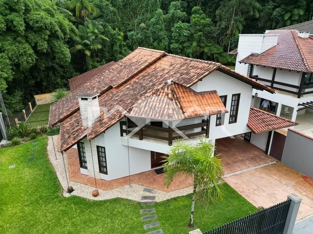 Casa, 4 quartos, 304 m² - Foto 1