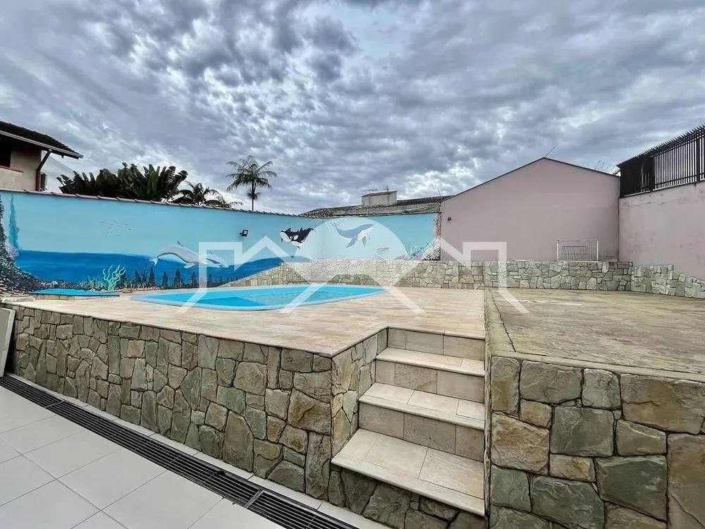 Casa, 4 quartos, 250 m² - Foto 1