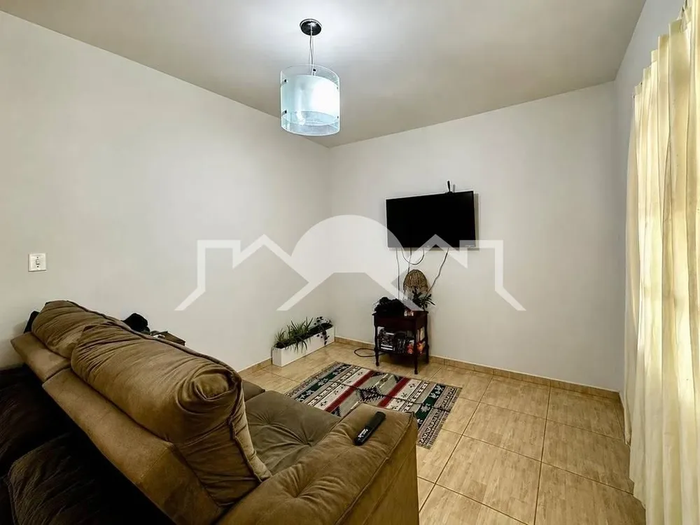 Casa, 4 quartos, 202 m² - Foto 1