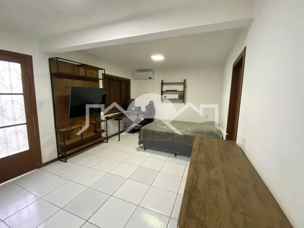 Casa, 4 quartos, 260 m² - Foto 1