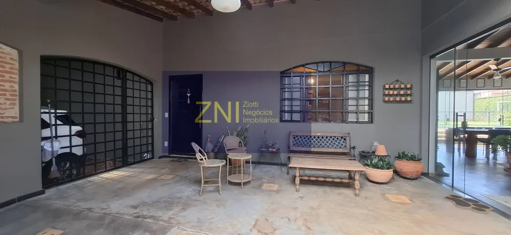 Casa, 3 quartos, 840 m² - Foto 2