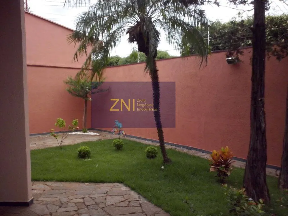 Casa, 3 quartos, 250 m² - Foto 2