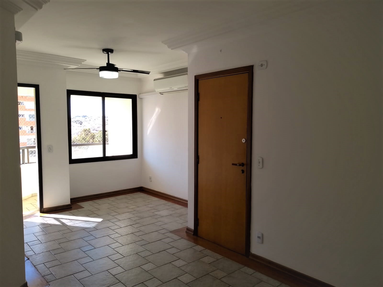 Apartamento à venda com 3 quartos, 95m² - Foto 3