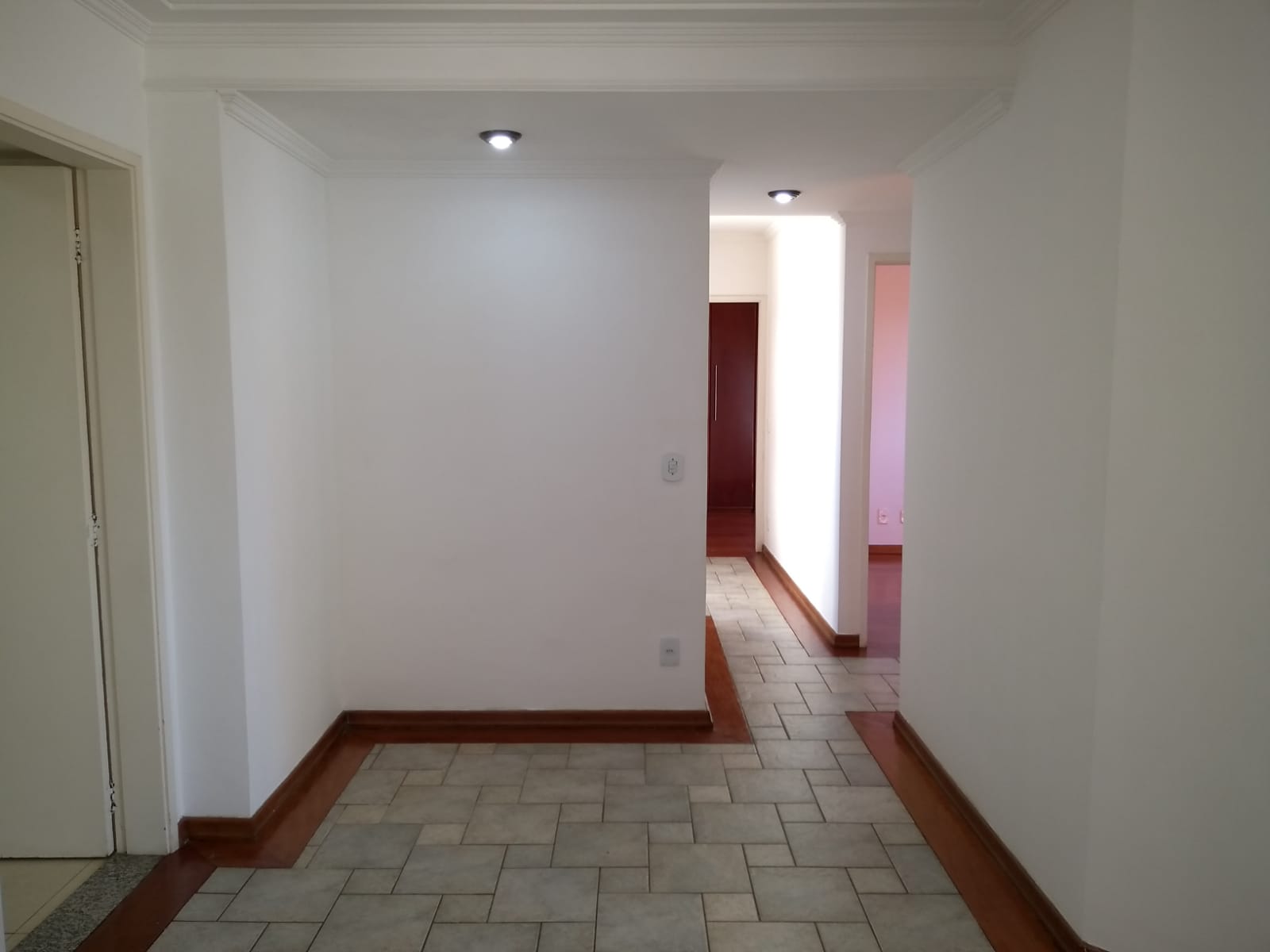 Apartamento à venda com 3 quartos, 95m² - Foto 4