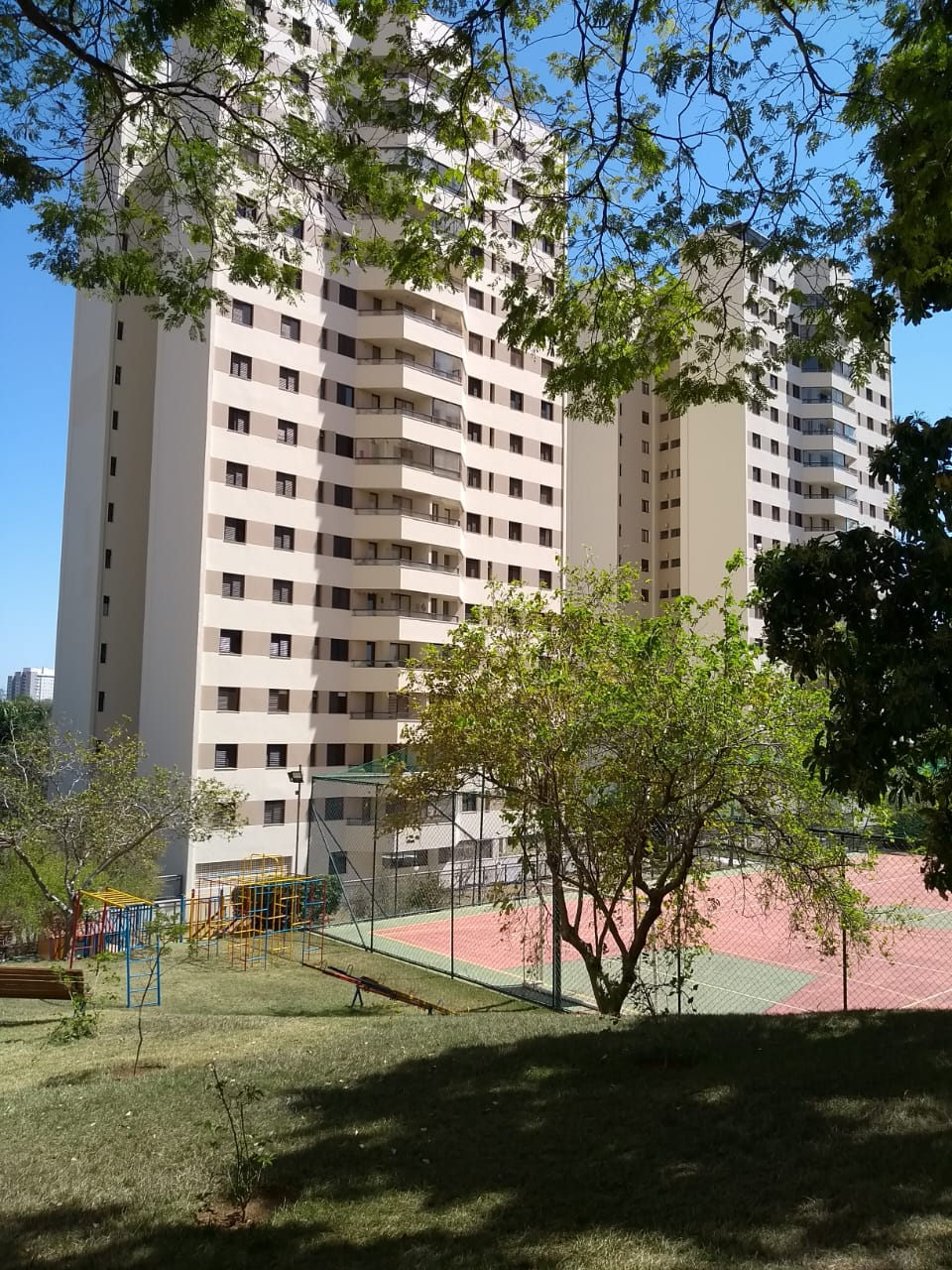 Apartamento à venda com 3 quartos, 95m² - Foto 1