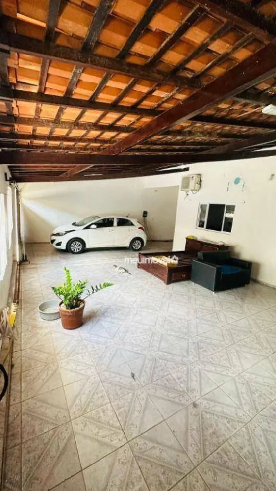 Casa, 3 quartos, 222 m² - Foto 1