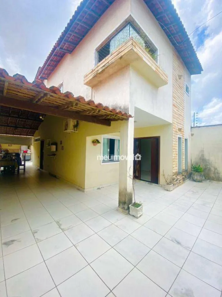 Casa, 4 quartos, 200 m² - Foto 1