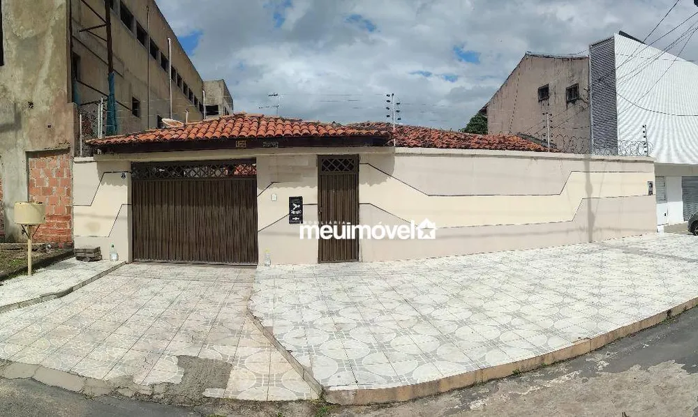 Casa, 6 quartos, 260 m² - Foto 1