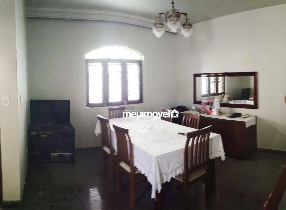 Casa, 6 quartos, 260 m² - Foto 2