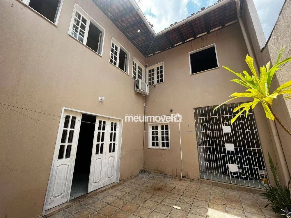 Casa, 5 quartos, 230 m² - Foto 2
