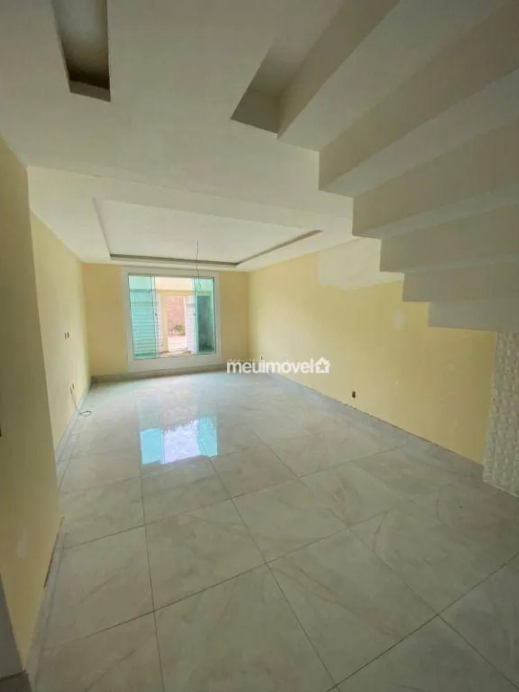 Casa, 4 quartos, 236 m² - Foto 3