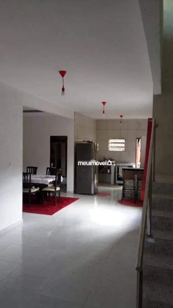 Casa, 3 quartos, 245 m² - Foto 4
