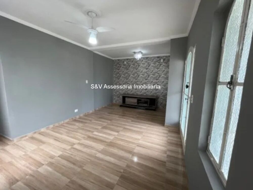 Casa à venda com 3 quartos, 180m² - Foto 3