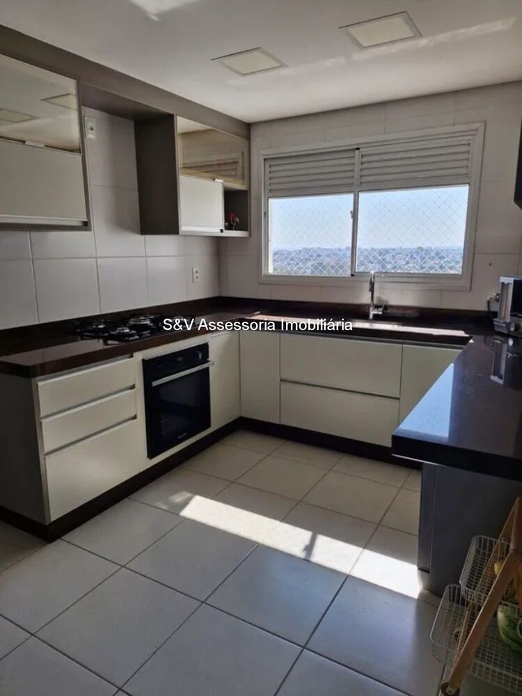 Apartamento à venda com 3 quartos, 167m² - Foto 1