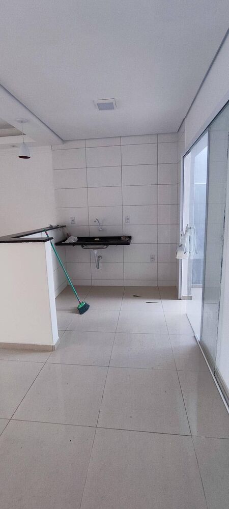Casa à venda com 2 quartos, 125m² - Foto 2