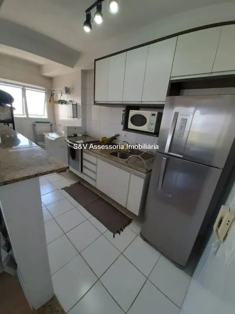 Apartamento à venda com 3 quartos, 66m² - Foto 2
