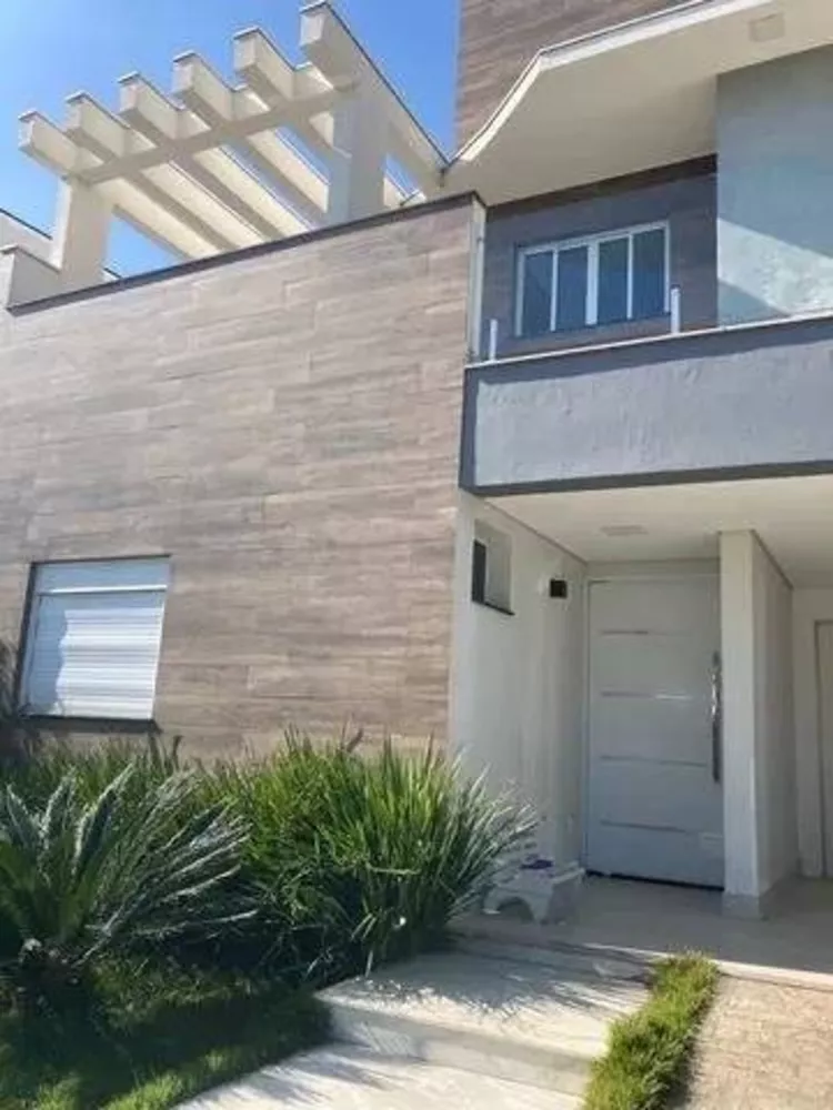 Casa de Condomínio à venda com 3 quartos, 243m² - Foto 2