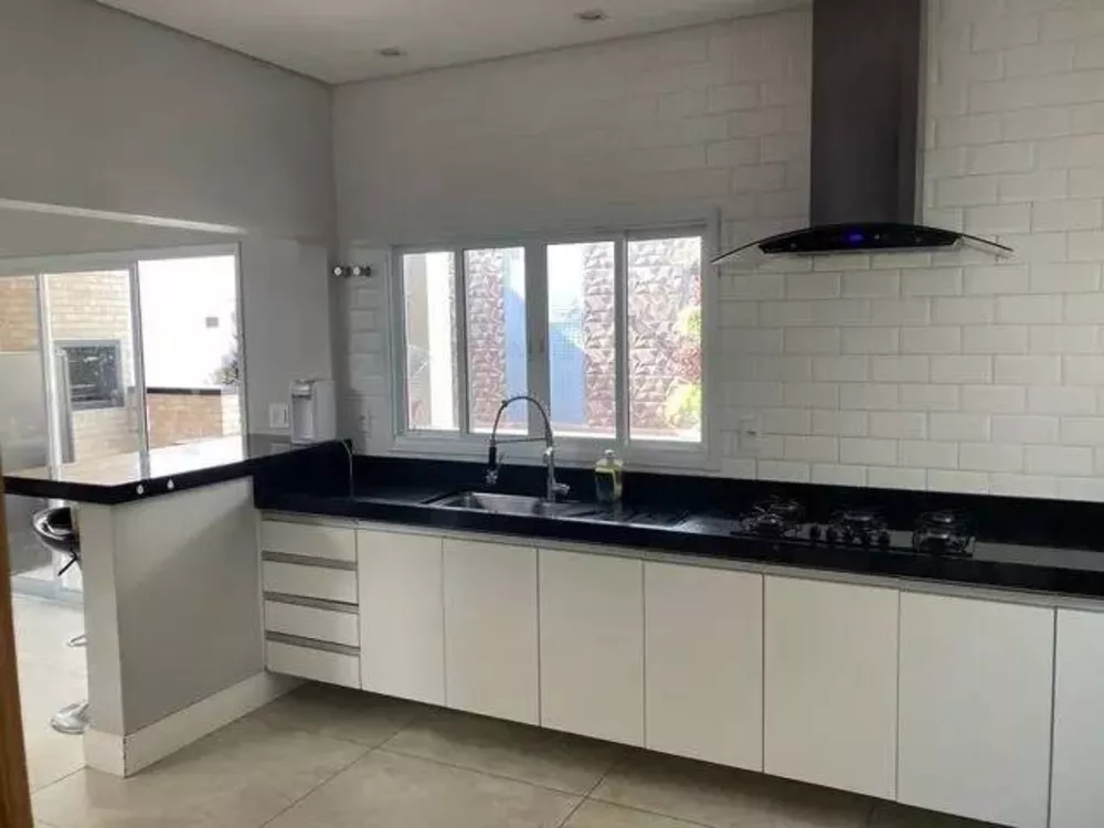 Casa de Condomínio à venda com 3 quartos, 243m² - Foto 10