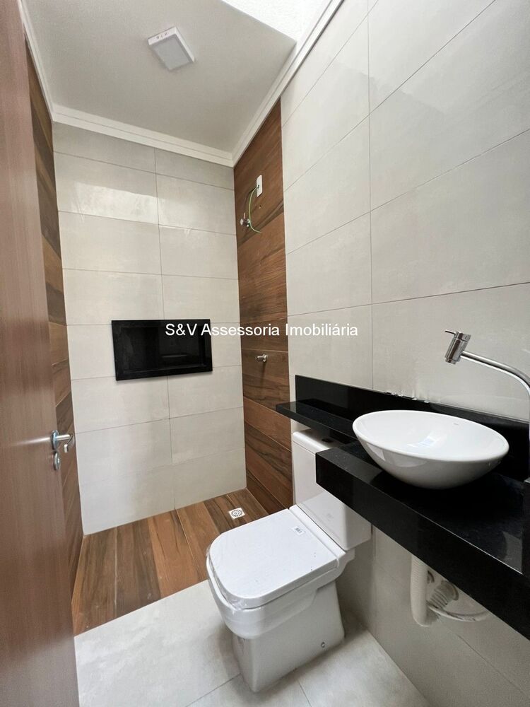 Casa à venda com 2 quartos, 75m² - Foto 8