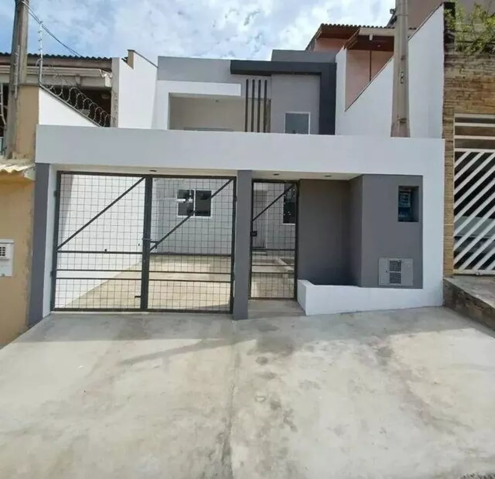 Casa à venda com 2 quartos, 150m² - Foto 1