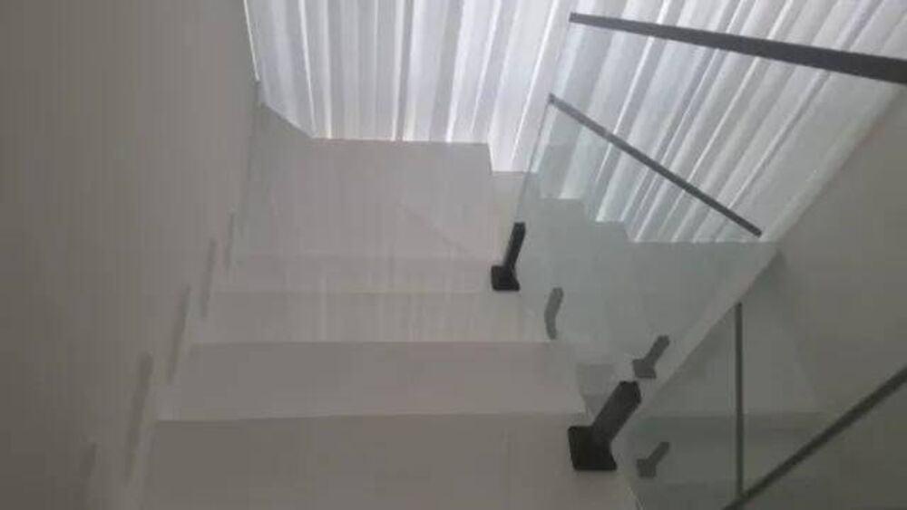 Casa de Condomínio à venda com 4 quartos, 271m² - Foto 4