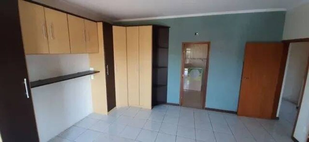Casa à venda com 3 quartos, 250m² - Foto 8