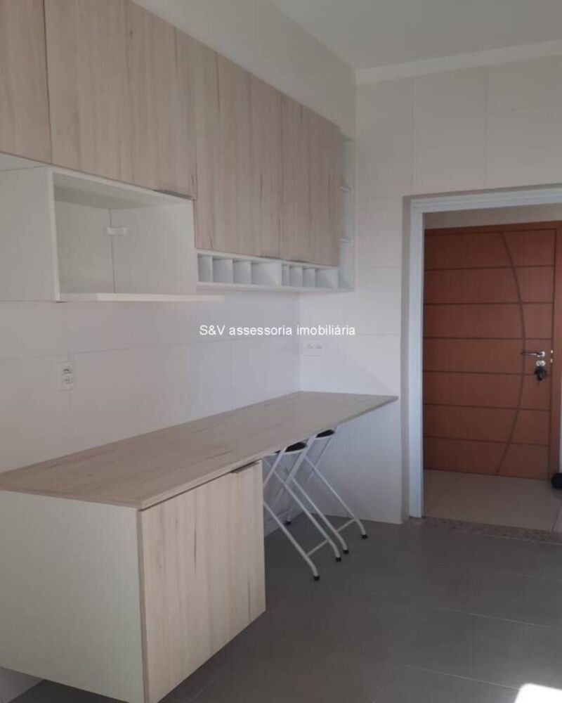 Apartamento à venda com 3 quartos, 85m² - Foto 2