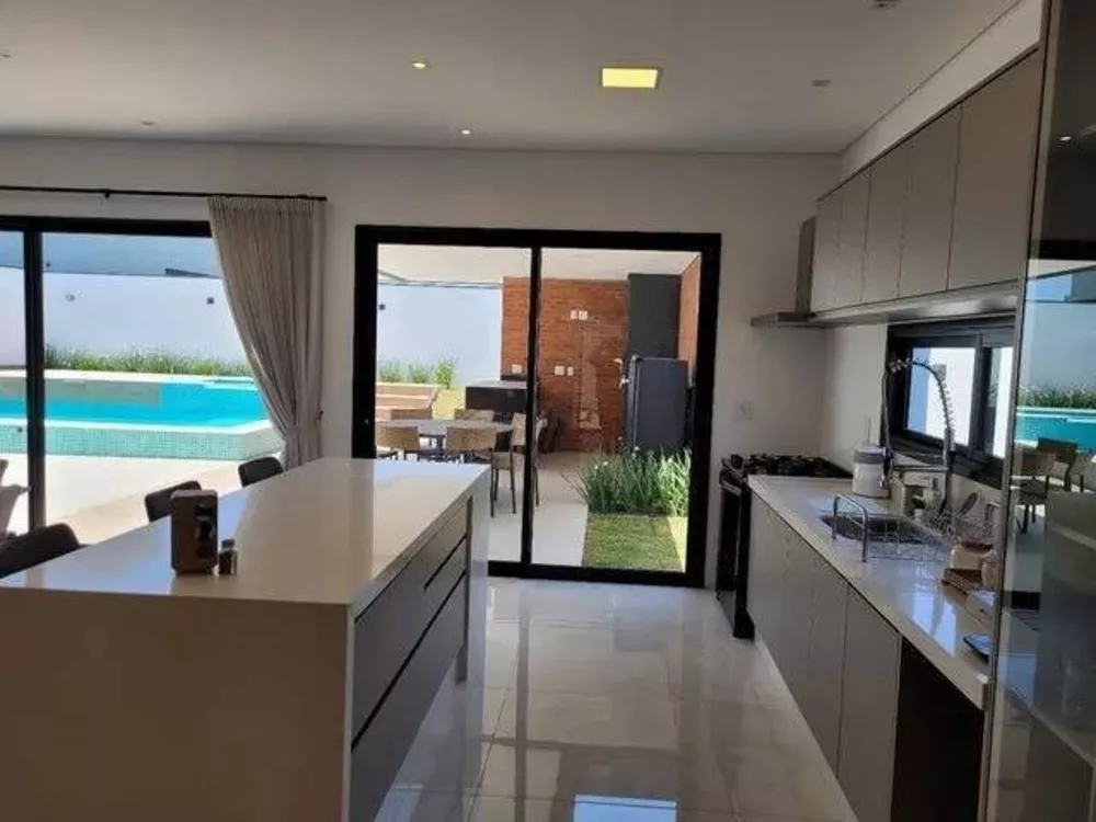 Casa de Condomínio à venda com 3 quartos, 293m² - Foto 2