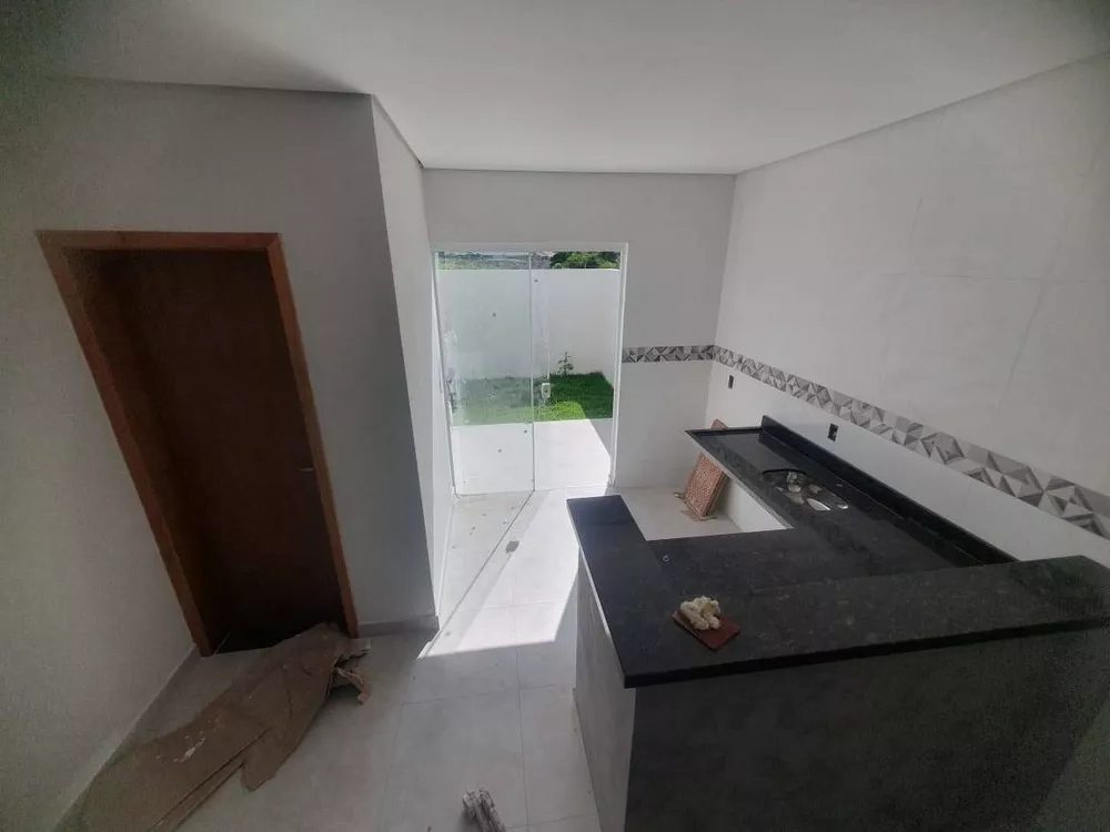 Casa à venda com 2 quartos, 57m² - Foto 2