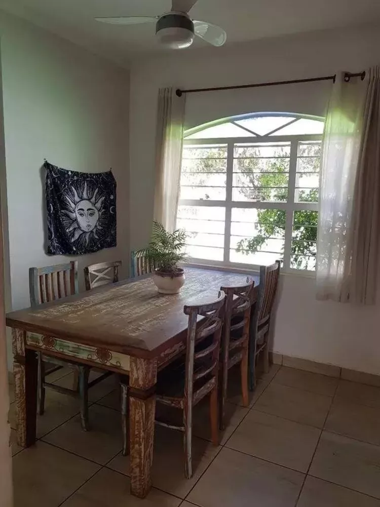 Casa à venda com 2 quartos, 300m² - Foto 1