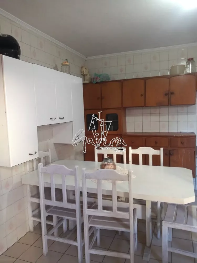 Casa, 3 quartos, 198 m² - Foto 4