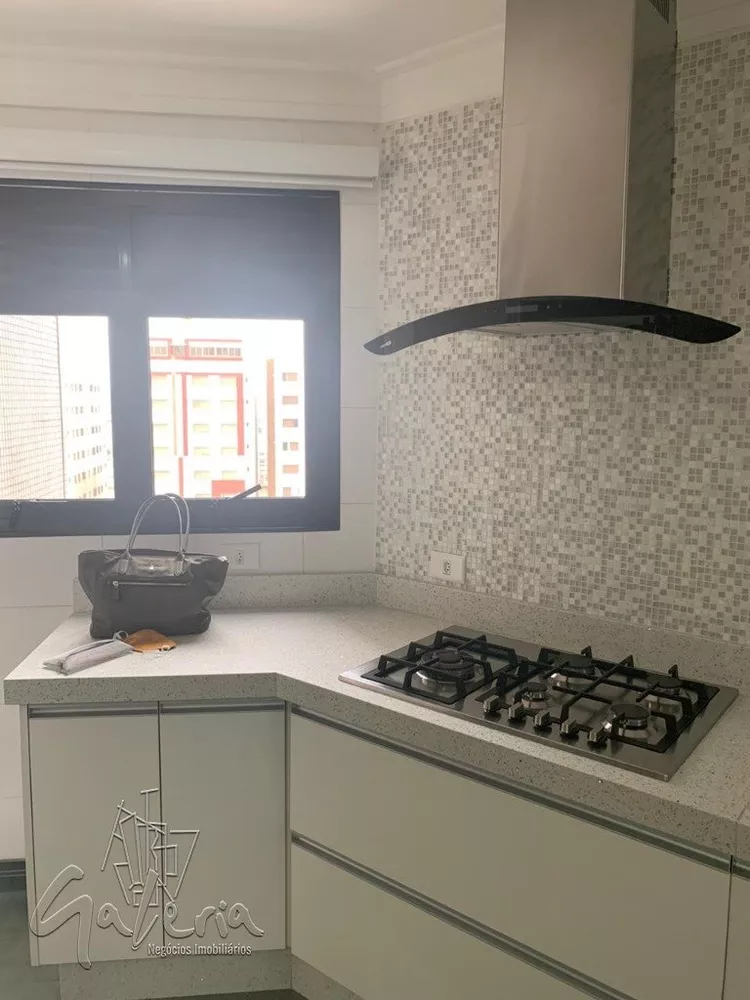 Apartamento à venda com 3 quartos, 156m² - Foto 6