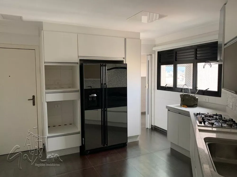 Apartamento à venda com 3 quartos, 156m² - Foto 7