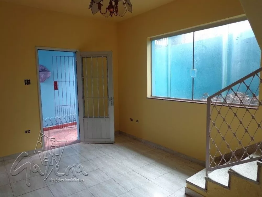 Sobrado à venda com 2 quartos, 140m² - Foto 1