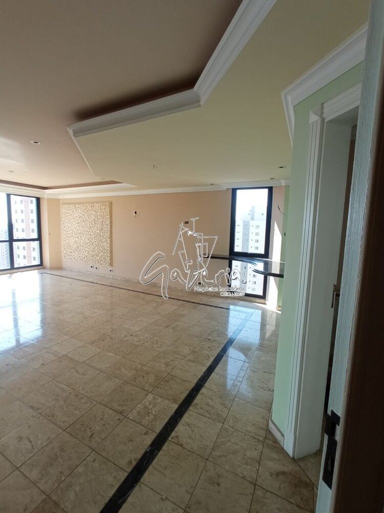 Apartamento à venda com 3 quartos, 151m² - Foto 1