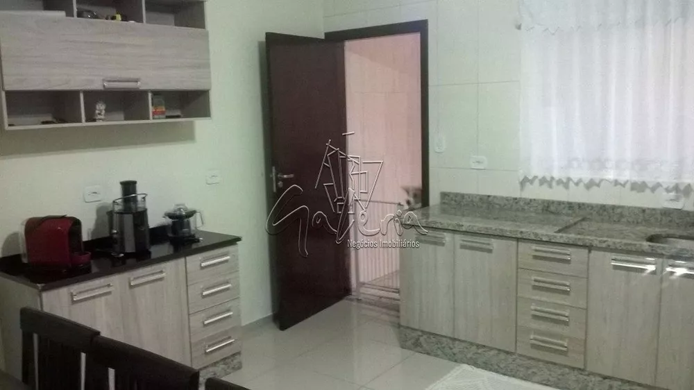 Sobrado à venda com 3 quartos, 255m² - Foto 1