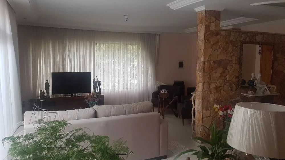 Casa à venda com 3 quartos, 201m² - Foto 2