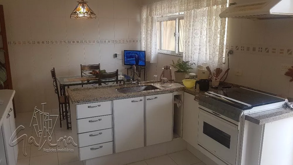 Casa à venda com 3 quartos, 201m² - Foto 8