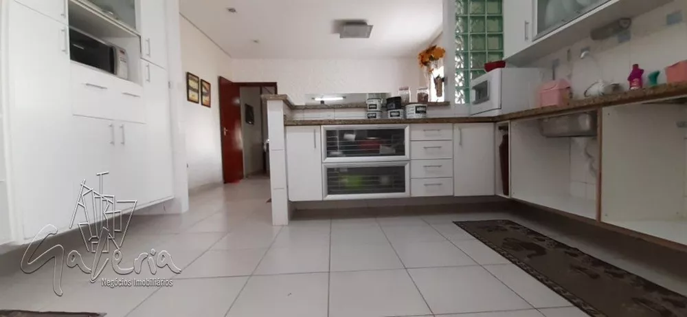 Sobrado à venda com 3 quartos, 234m² - Foto 11