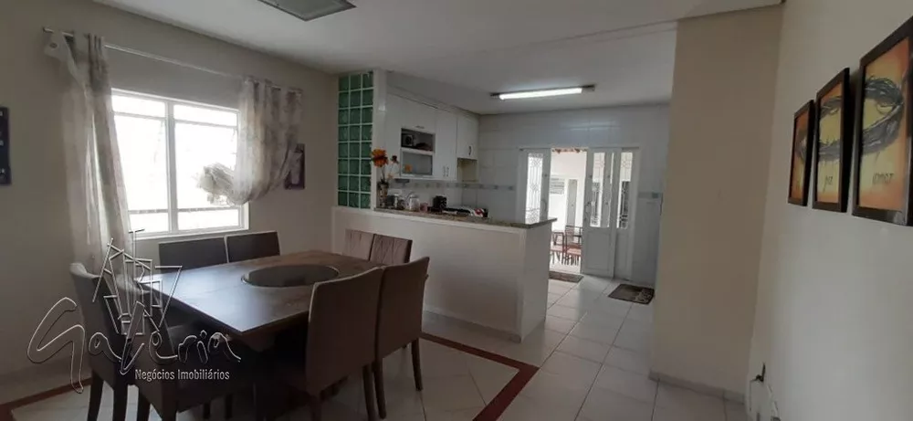 Sobrado à venda com 3 quartos, 234m² - Foto 3