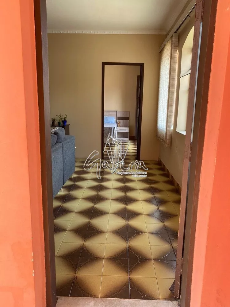 Casa à venda com 4 quartos, 224m² - Foto 4