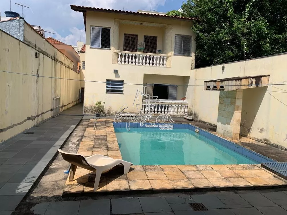 Casa à venda com 3 quartos, 307m² - Foto 1