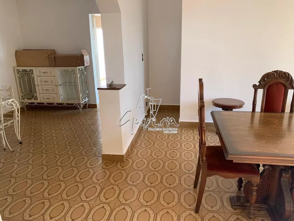 Sobrado à venda e aluguel com 3 quartos, 208m² - Foto 1