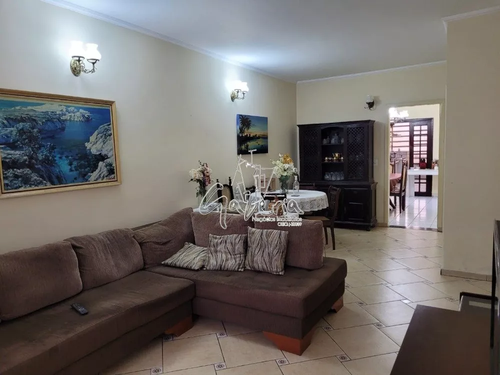 Casa, 3 quartos, 224 m² - Foto 1