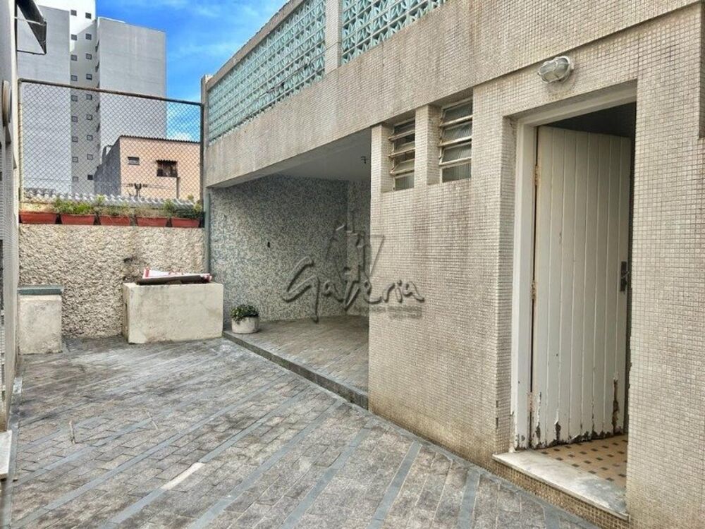 Sobrado à venda com 3 quartos, 314m² - Foto 1