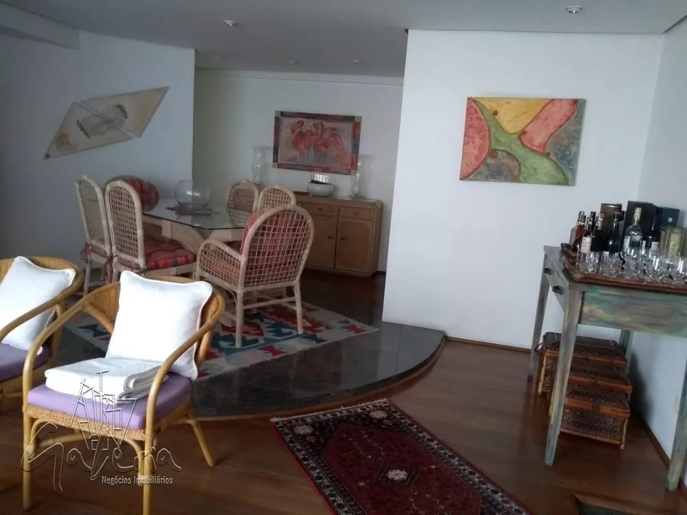 Apartamento à venda com 3 quartos, 180m² - Foto 4