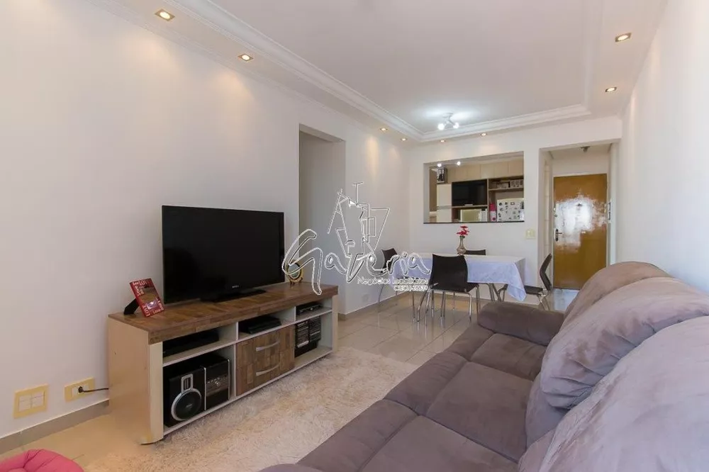 Apartamento à venda com 3 quartos, 70m² - Foto 2